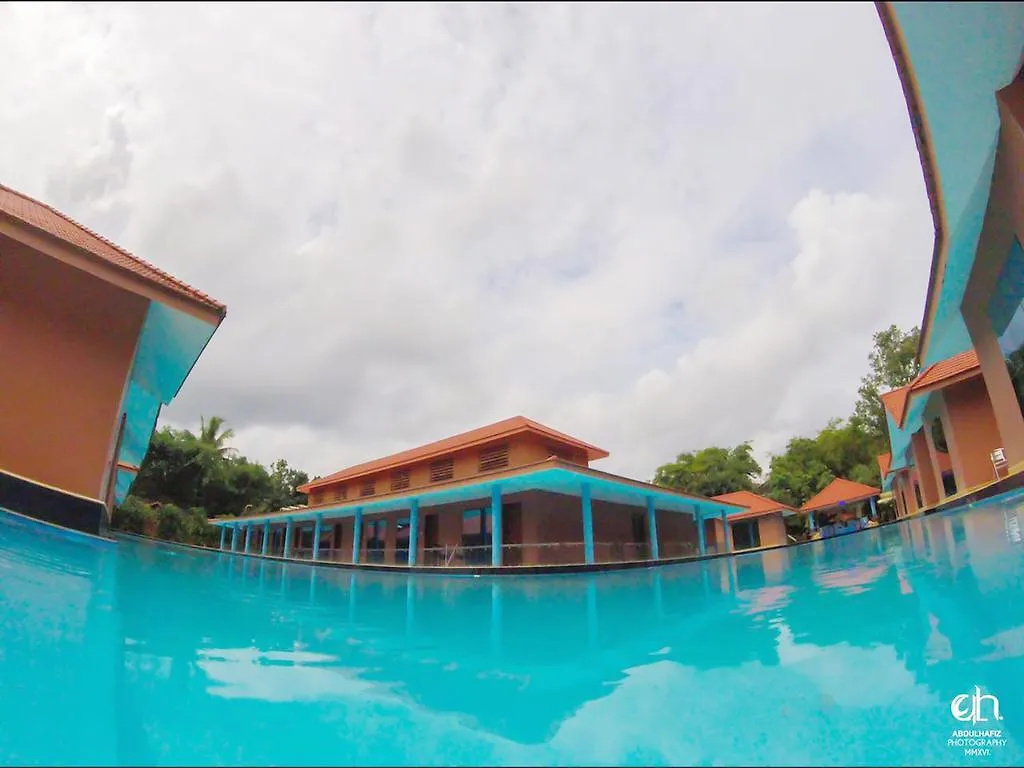 Saj Earth Resort & Convention Center , Kochi Nedumbassery 5*,